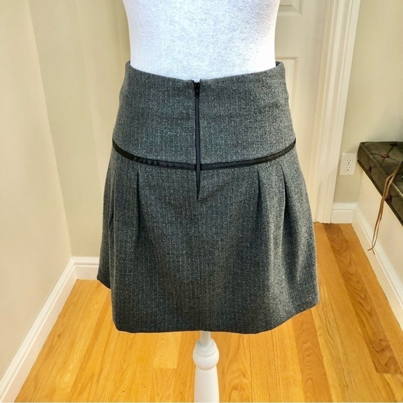 Naf Naf Skirt Drop Waist Gray Herringbone with Ribbon and Pleat Detail (34/2) - Picture 4 of 8